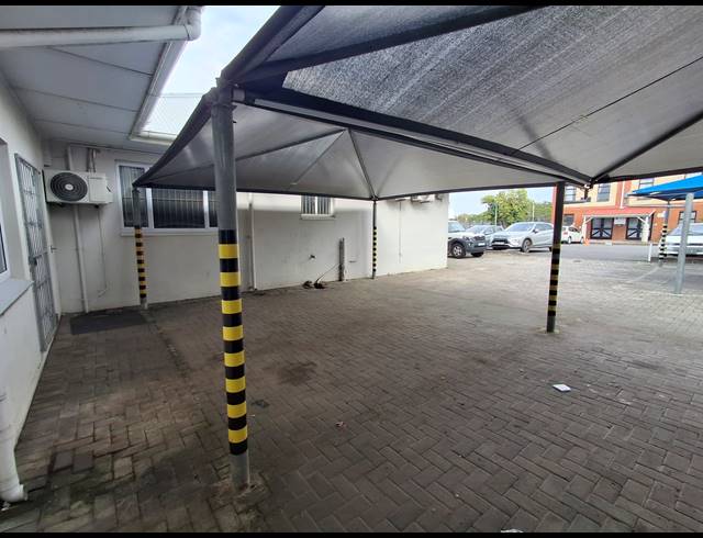 90M² OFFICE TO LET IN VINCENT